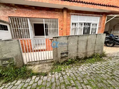 Casa com 2 Quartos à venda, 90m² no Valparaíso, Petrópolis