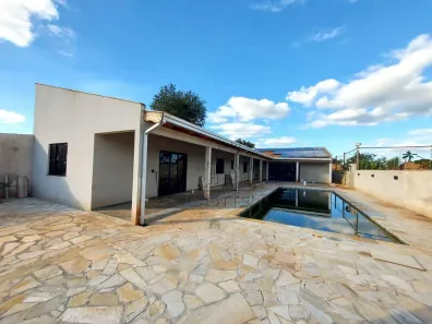 Fazenda/Sítio com 3 Quartos à venda, 200m² no Canaã, Londrina