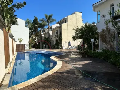 Casa de Condomínio com 5 Quartos à venda, 160m² no Camburi, São Sebastião