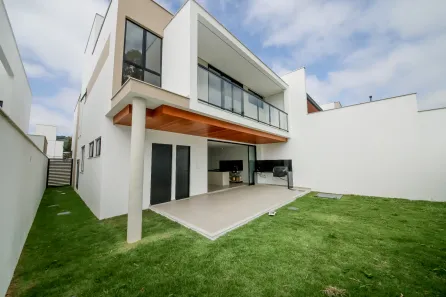 Casa de Condomínio com 3 Quartos à venda, 222m² no Vina Del Mar, Juiz de Fora