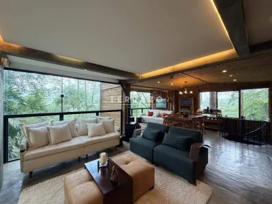 Casa com 3 Quartos à venda, 245m² no Parque do Ingá, Teresópolis