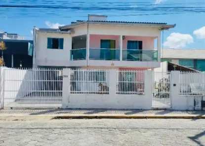 Casa com 5 Quartos à venda, 300m² no Centro, Navegantes