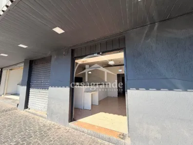 Ponto Comercial para alugar, 65m² no Santa Mônica, Uberlândia