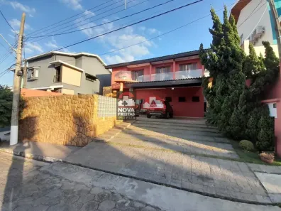 Casa com 4 Quartos para alugar, 371m² no Vila Zezé, Jacareí