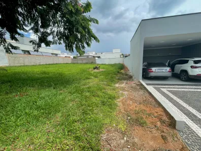 Lote/Terreno à venda, 330m² no Condominio Residencial California, Estiva Gerbi