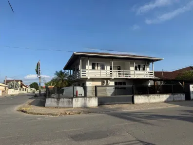 Sobrado com 6 Quartos à venda, 240m² no Aventureiro, Joinville