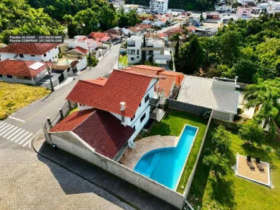 Casa com 3 Quartos à venda, 327m² no Centro, Gaspar
