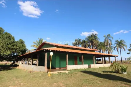 Fazenda/Sítio com 3 Quartos à venda, 342m² no Cachoeirinha, Aragoiânia