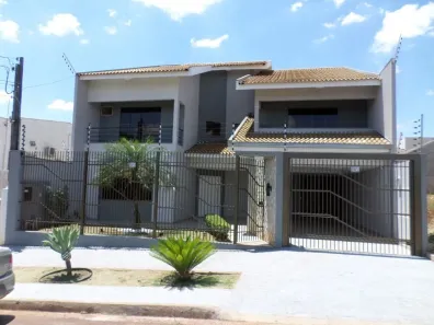Sobrado com 4 Quartos à venda, 387m² no Zona 28, Maringá