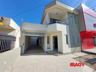 Casa com 2 Quartos para alugar, 166m² no Abraão, Florianópolis