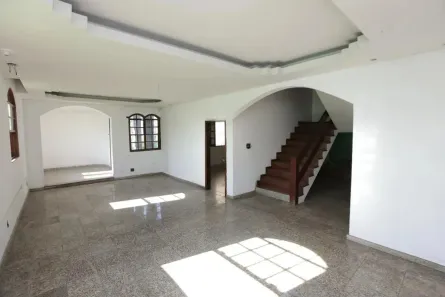 Casa com 4 Quartos à venda, 577m² no Glória, Contagem