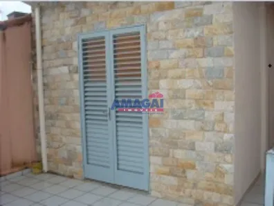 Sobrado com 2 Quartos à venda, 65m² no Parque Santo Antônio, Jacareí