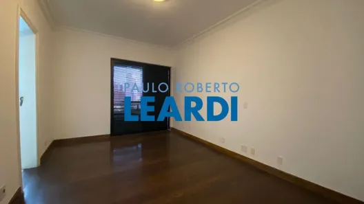 Apartamento com 5 Quartos à venda, 601m² no Vila Uberabinha, São Paulo