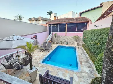 Sobrado com 3 Quartos à venda, 284m² no Castelo, Valinhos