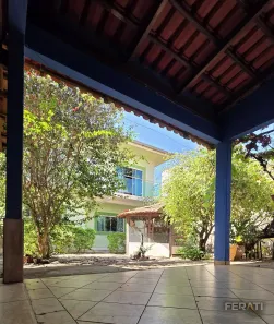 Sobrado com 4 Quartos à venda, 398m² no Cidade Universitária, Anápolis
