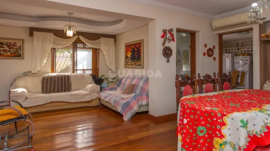 Casa com 4 Quartos para alugar, 240m² no Nonoai, Porto Alegre