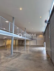 Galpão/Depósito/Armazém à venda, 560m² no Segismundo Pereira, Uberlândia