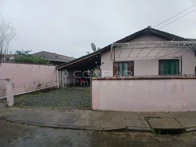 Casa com 2 Quartos para alugar, 53m² no Paranaguamirim, Joinville