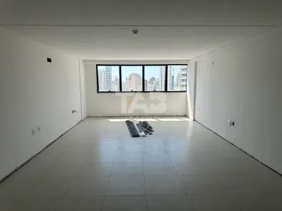 Sala Comercial à venda, 50m² no Centro, Balneário Camboriú