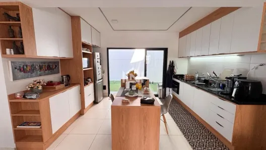 Casa de Condomínio com 4 Quartos à venda, 150m² no Parque Rincão, Cotia