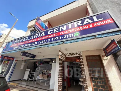 Prédio Comercial com 9 Quartos à venda, 820m² no Centro, Uberlândia