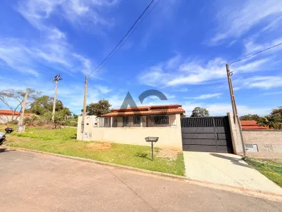 Casa com 3 Quartos à venda, 246m² no Loteamento Los Pinos, Serra Negra