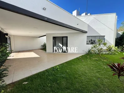 Casa de Condomínio com 3 Quartos para alugar, 270m² no Jardim Colina, Uberlândia