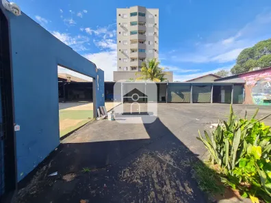Ponto Comercial para alugar, 200m² no Santa Mônica, Uberlândia