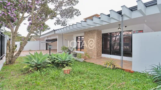 Casa com 3 Quartos à venda, 250m² no Água Verde, Curitiba