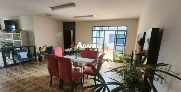 Sobrado com 4 Quartos à venda, 620m² no Nossa Senhora Aparecida, Uberlândia