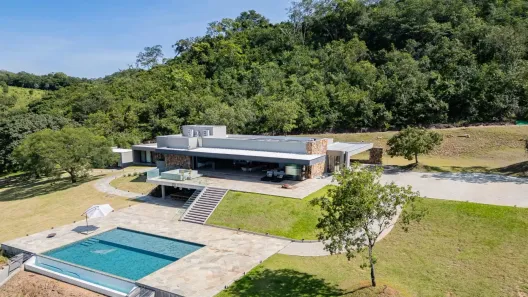 Fazenda/Sítio com 7 Quartos à venda, 839m² no , Pirenópolis