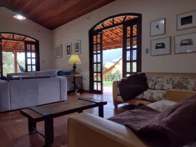 Fazenda/Sítio com 4 Quartos à venda, 240m² no São Francisco Xavier, São José dos Campos