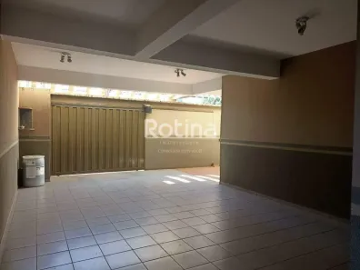 Casa com 7 Quartos à venda, 560m² no Santa Mônica, Uberlândia