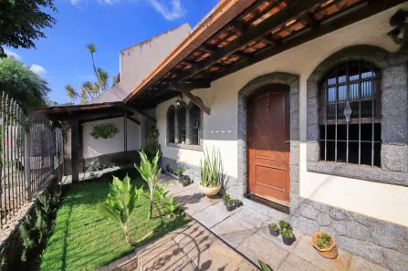 Casa com 4 Quartos à venda, 196m² no Morada da Granja, Barra Mansa
