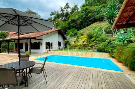 Casa de Condomínio com 4 Quartos à venda, 1270m² no Itaipava, Petrópolis