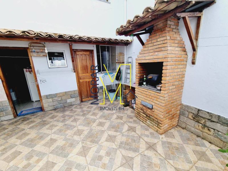 Casa com 2 quartos — Santa Mônica, Belo Horizonte