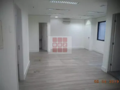 Sala Comercial à venda, 37m² no Vila Olímpia, São Paulo