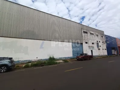 Galpão/Depósito/Armazém para alugar, 800m² no Vila Izabel, São Carlos