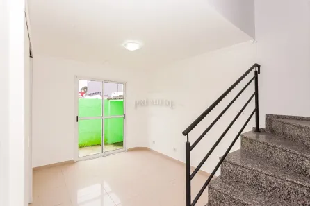 Casa de Condomínio com 3 Quartos para alugar, 90m² no Xaxim, Curitiba