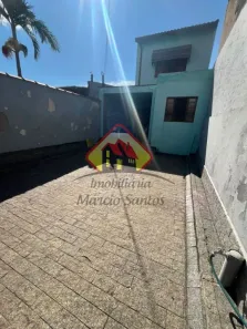 Sobrado com 3 Quartos à venda, 256m² no Vila São José, Taubaté