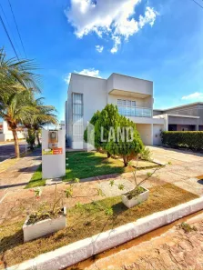 Casa de Condomínio com 4 Quartos à venda, 270m² no Vila do BEC, Timon