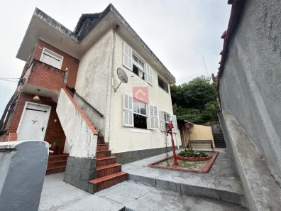 Casa com 2 Quartos para alugar, 90m² no Chácara Flora, Petrópolis