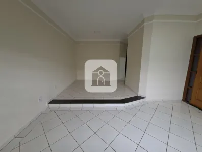 Casa com 3 Quartos para alugar, 180m² no Santa Luzia, Uberlândia