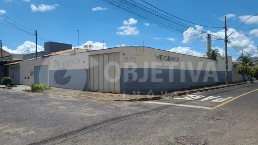 Lote/Terreno à venda, 99m² no Granada, Uberlândia