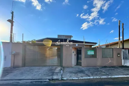 Casa com 3 Quartos à venda, 175m² no Núcleo Habitacional Afonso Alves de Camargo, Apucarana