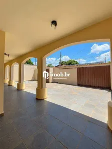 Casa com 3 Quartos para alugar, 198m² no Santa Marta, Uberaba