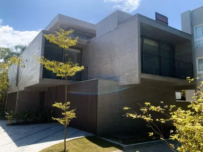 Casa de Condomínio com 3 Quartos à venda, 389m² no Praia do Estaleiro, Balneário Camboriú