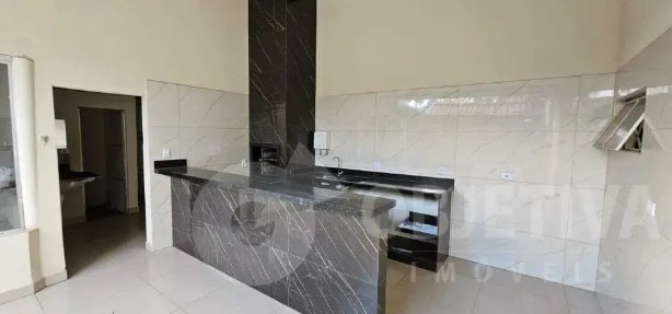Casa com 3 Quartos para alugar, 240m² no Taiaman, Uberlândia