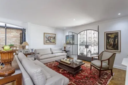 Casa com 3 Quartos para alugar, 450m² no Jardim Luzitânia, São Paulo