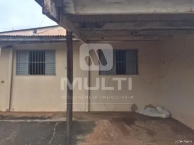Casa com 2 Quartos à venda, 430m² no Chácaras Tubalina e Quartel, Uberlândia